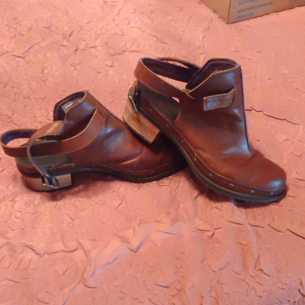 womens  Brown Leather Shoes